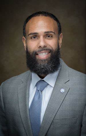 Hector M. Molina Profile Image